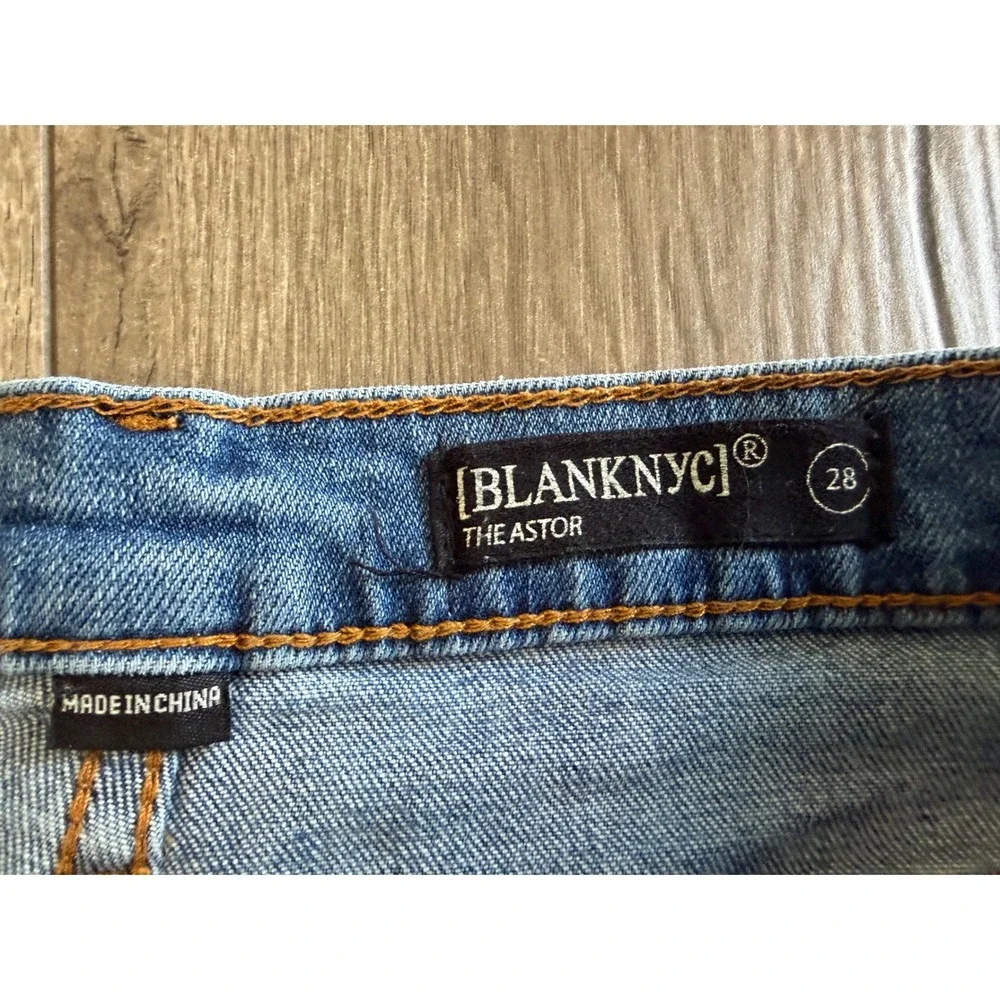 BLANKNYC The Astor Cut-Off Denim Shorts Sun Rainbow Embroidery Blue Size 28